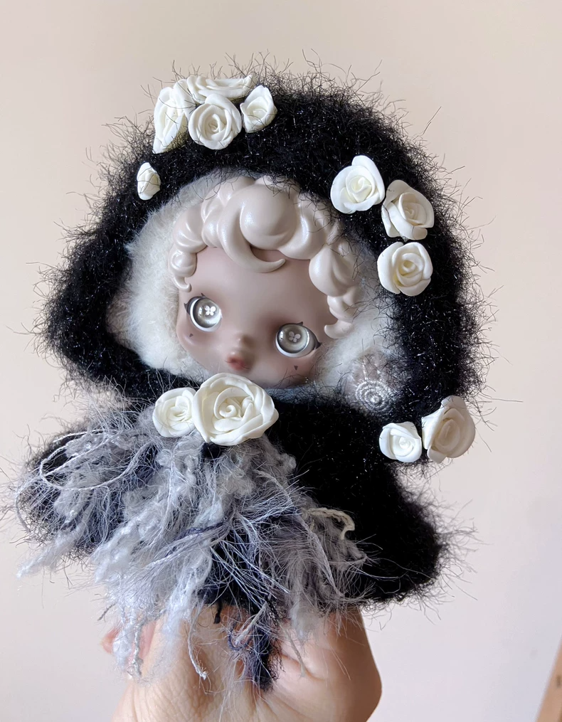 Skullpanda Elegance Outfit: Plush Black Hood with White Roses – Premium Collector’s Doll Fashion - Image 1