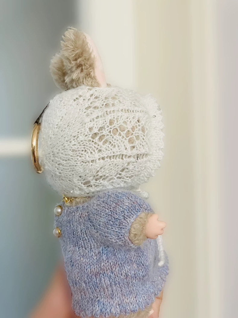 Charming Labubu Doll Outfit: Soft Wool, Reversible Design & Customizable Style for Collectibles - Image 5