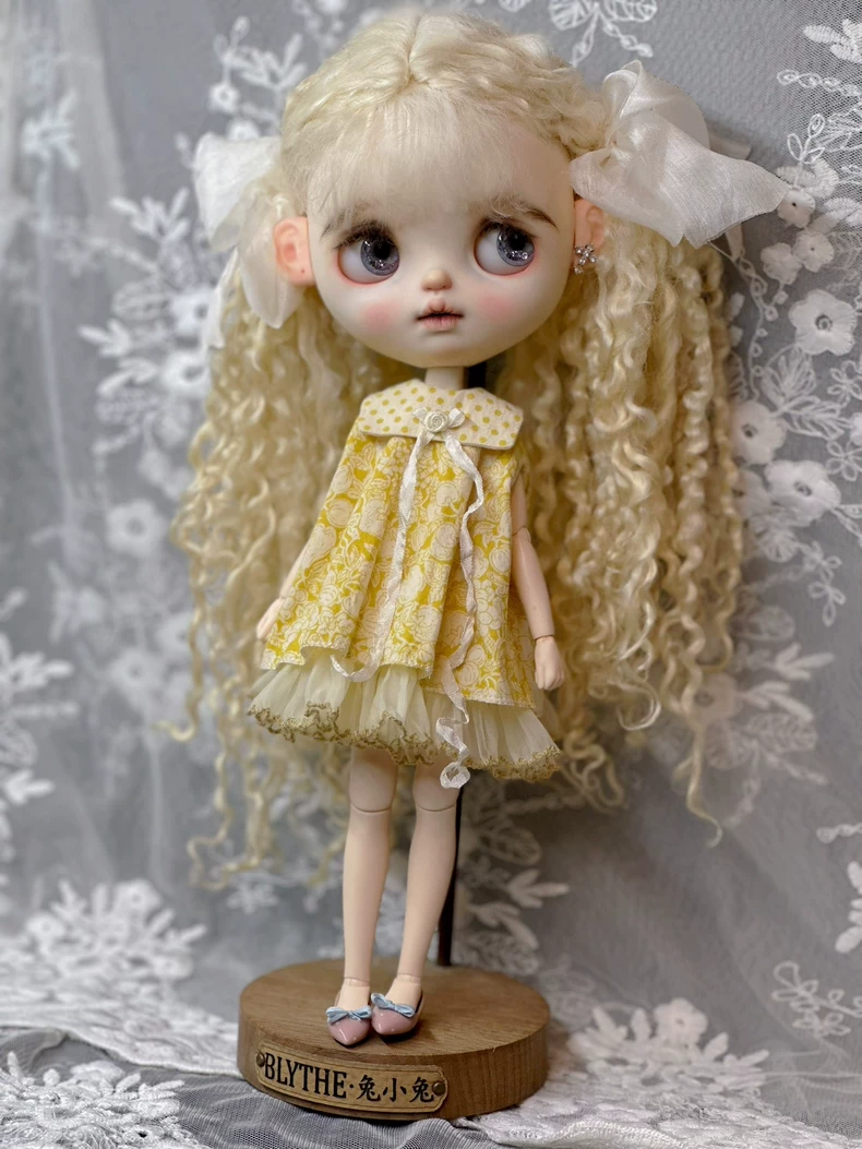 Charming Yellow Floral Blythe Doll Dress – Elegant OB22/24/26 Outfit with Lace & Bow - Image 1