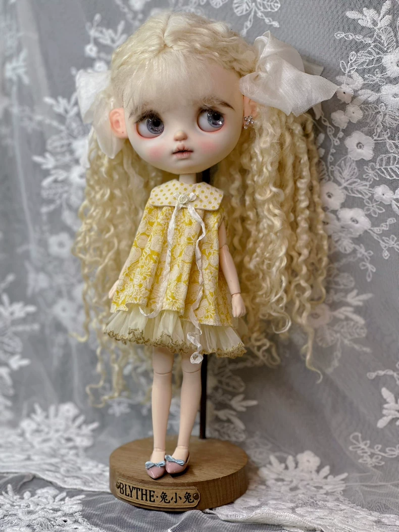 Charming Yellow Floral Blythe Doll Dress – Elegant OB22/24/26 Outfit with Lace & Bow - Image 3