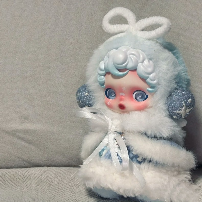 Cozy Winter Skullpanda Doll Outfit – Plush Snowflake Coat, Earmuffs & Boots Set - Image 1