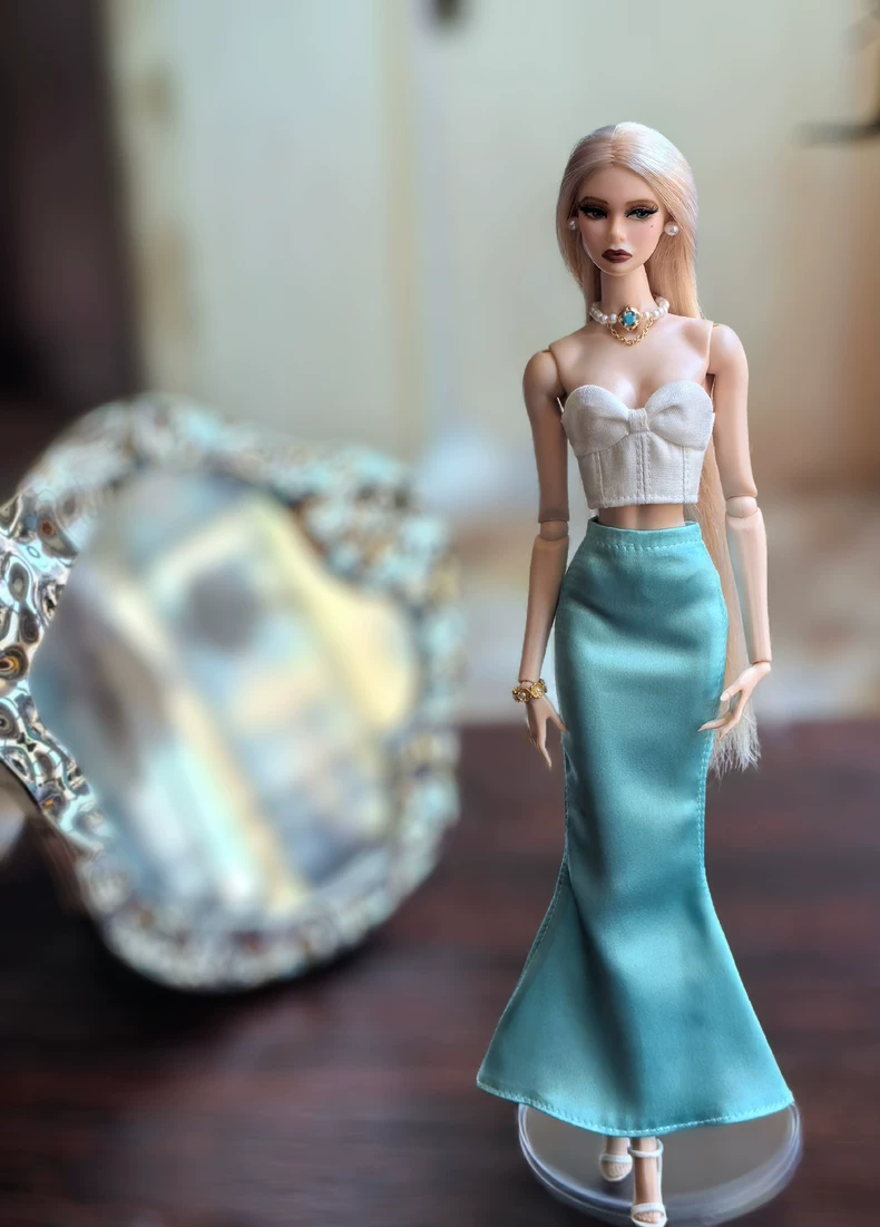 Luxury Mermaid Doll Outfit – Shimmering Fish-Tail Skirt & Pearl Necklace for Barbie & BJD - Image 1