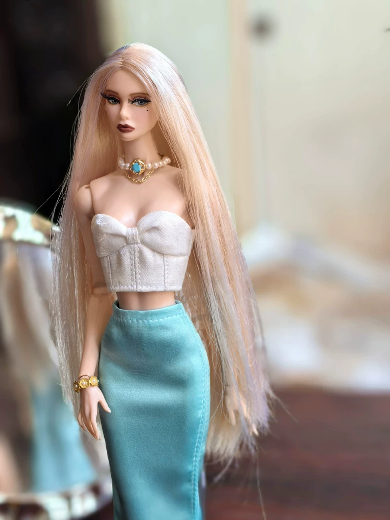 Luxury Mermaid Doll Outfit – Shimmering Fish-Tail Skirt & Pearl Necklace for Barbie & BJD - Image 2