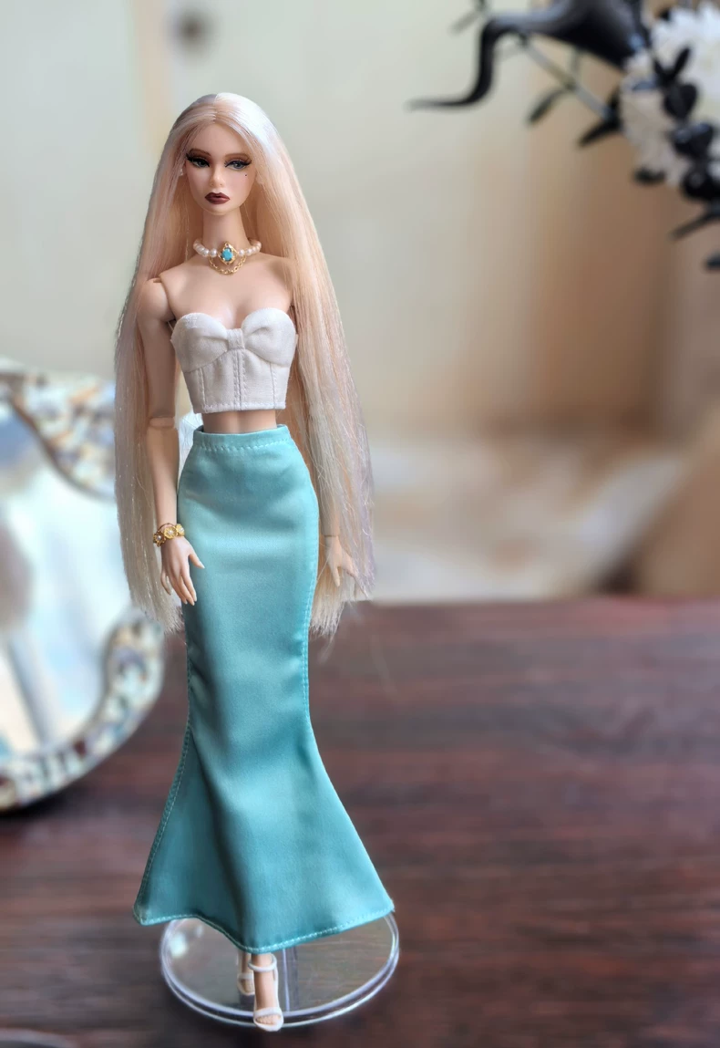 Luxury Mermaid Doll Outfit – Shimmering Fish-Tail Skirt & Pearl Necklace for Barbie & BJD - Image 3