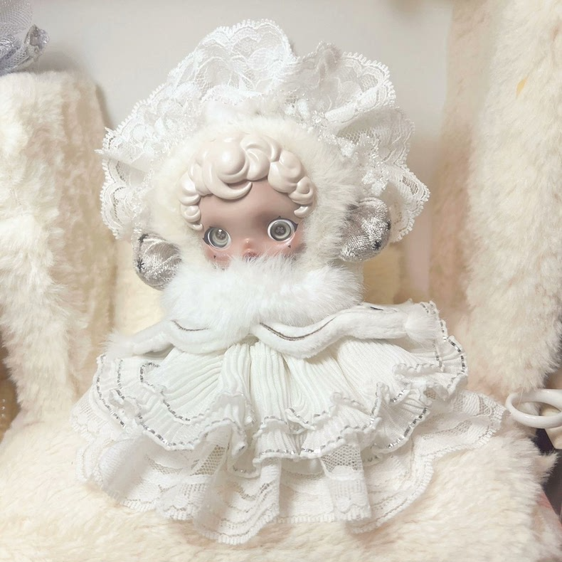 Elegant Skullpanda Lace Dress with Faux Fur Collar – Collectible Doll Outfit - Image 4
