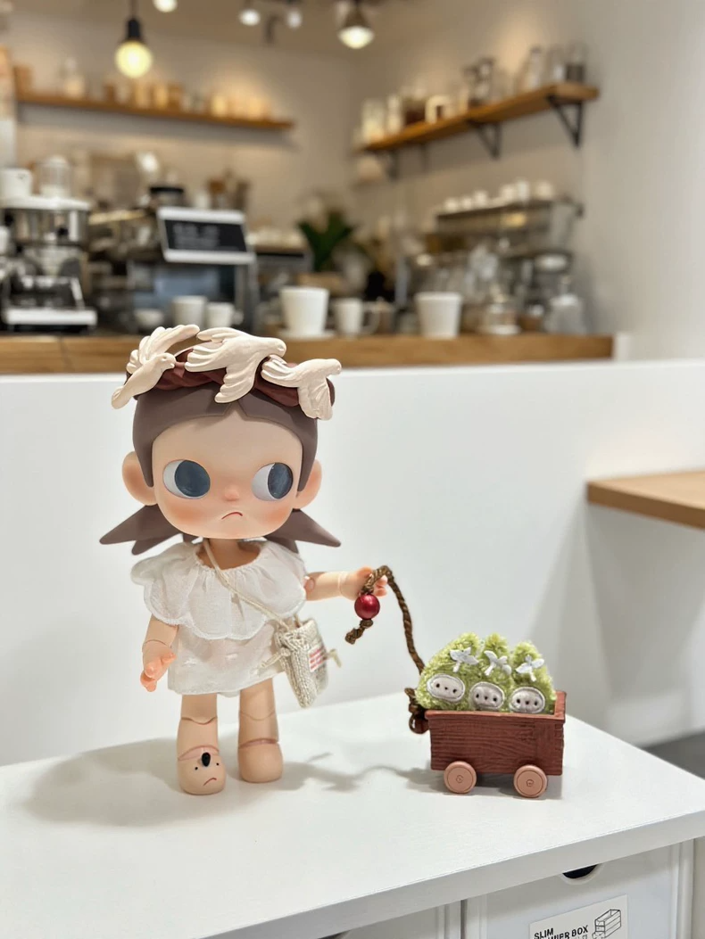 Zsiga BJD 1/8 Cotton Linen Petal Collar White Dress Set with Crossbody Bag for Doll Enthusiasts - Image 2