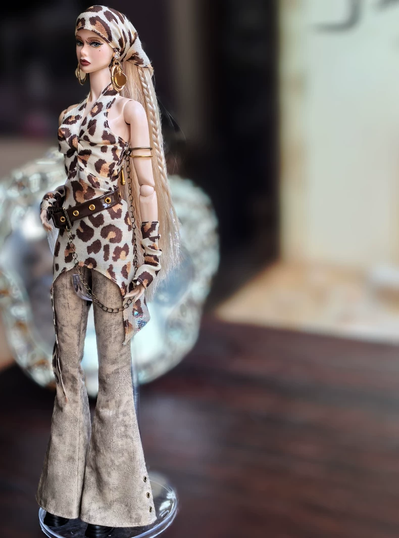 Vintage Y2K Leopard Print BJD Outfit – 1/6 Doll Retro Skirt & Flared Pants Set w/ Accessories - Image 3