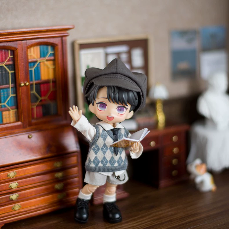Stylish College-Inspired OB11 Doll Outfit: Argyle Vest, Beret & Tailored Shorts - Image 4