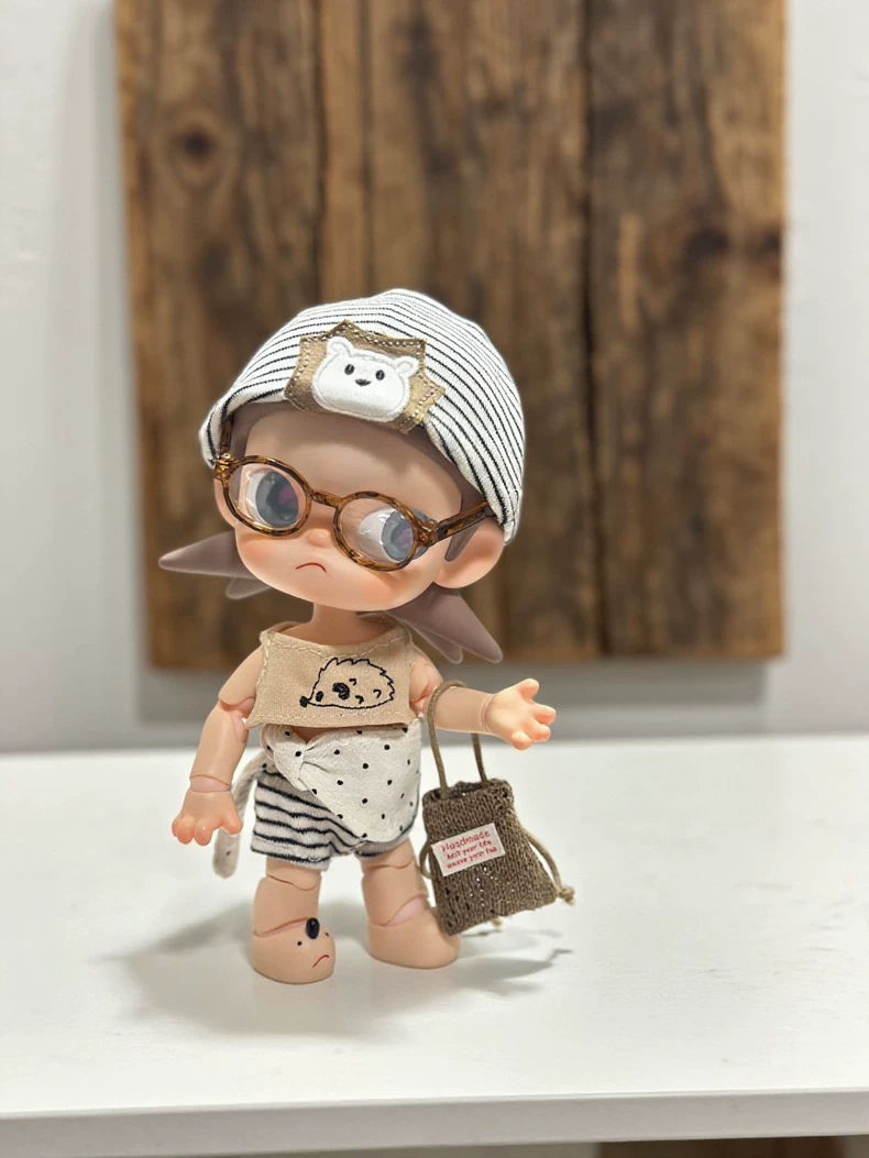 Adorable Zsiga BJD 1/8 Outfit: Hedgehog Print Top & Polka Dot Shorts – Stylish Doll Clothes for Collectors - Image 2