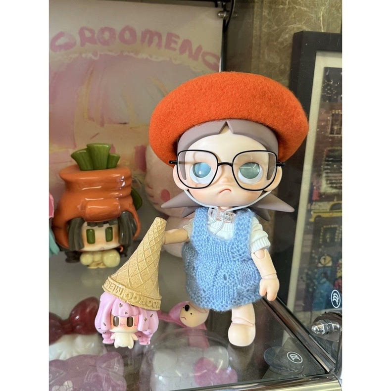 Zsiga BJD 1/8 Vibrant Orange Beret & Blue Vest Outfit Set for Collectors - Image 3