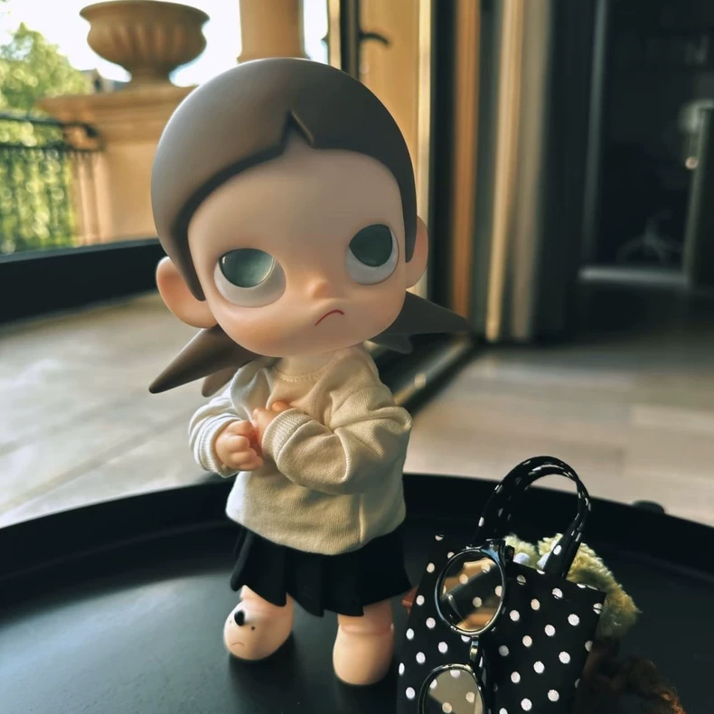 Elegant Zsiga BJD 1/8 Doll Outfit - Chanel-Style Hoodie & Pleated Skirt Set with Handbag for Collectors - Image 3