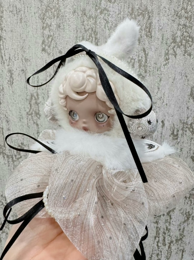Handmade Skullpanda Doll Princess Dress: Elegant White Lace Outfit with Headpiece - Image 1