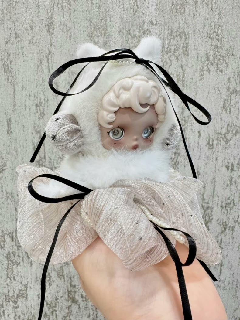 Handmade Skullpanda Doll Princess Dress: Elegant White Lace Outfit with Headpiece - Image 2