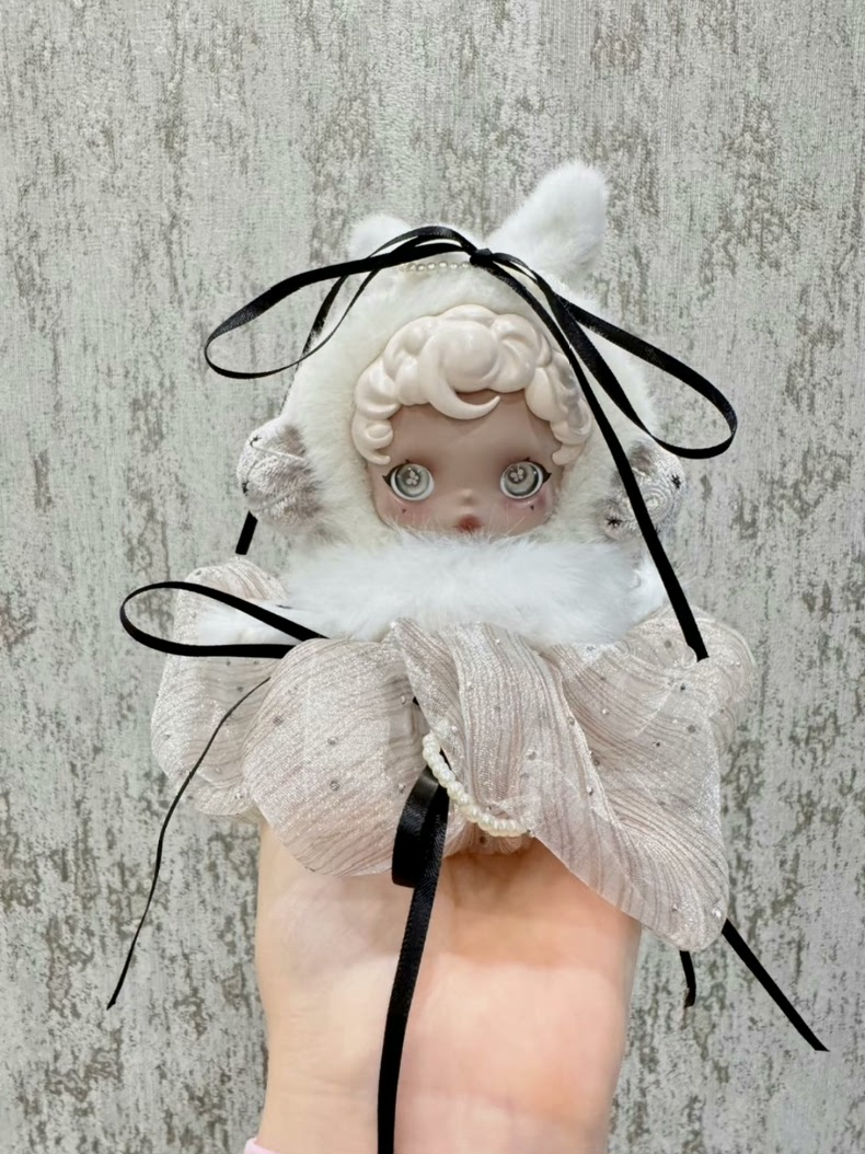 Handmade Skullpanda Doll Princess Dress: Elegant White Lace Outfit with Headpiece - Image 4
