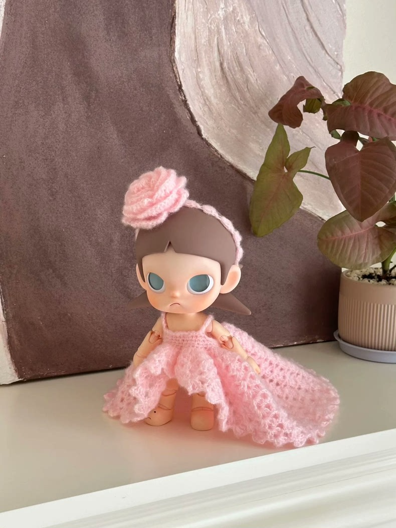 Zsiga Exquisite Handmade BJD 1/8 Pink Wedding Dress w/ Floral Accent, Adjustable & Detachable Train - Image 2