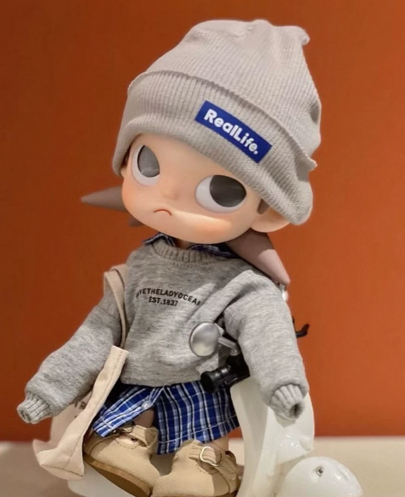 Zsiga BJD 1/8 Doll Outfit - Stylish Gray Hoodie, Plaid Shirt & Accessories Set for Creative Play & Collectors - Image 3