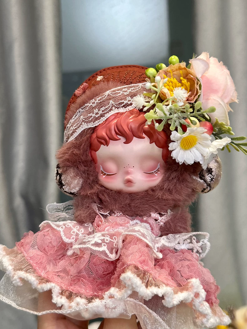 Elegant Skullpanda Doll Outfit: Floral Lace Dress & Hat – Collector’s Dream - Image 2
