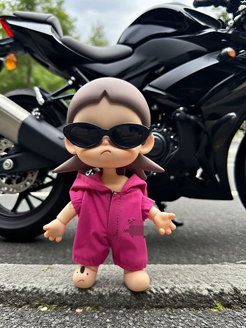 Zsiga BJD 1/8 Magenta Outfit with Cat-Eye Sunglasses – Premium, Durable & Stylish for Dynamic Posing - Image 1