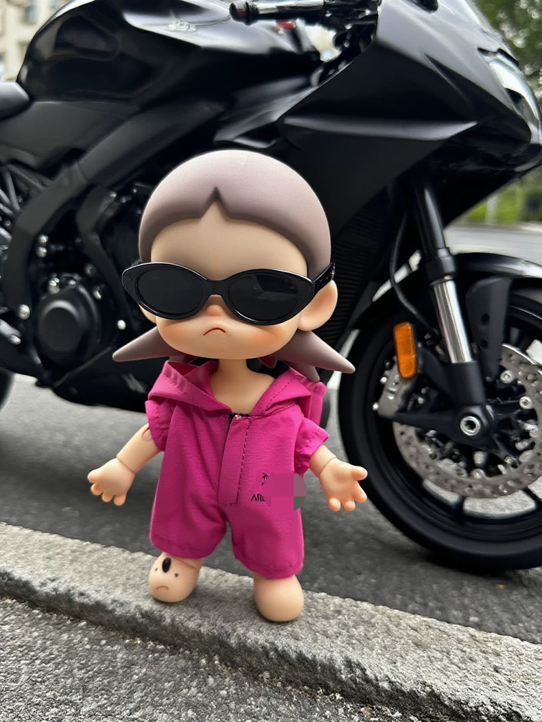 Zsiga BJD 1/8 Magenta Outfit with Cat-Eye Sunglasses – Premium, Durable & Stylish for Dynamic Posing - Image 3