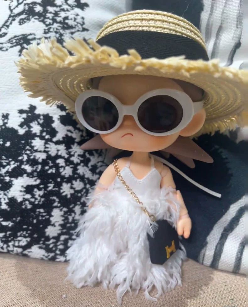 Chic Zsiga BJD 1/8 Doll Outfit: Elegant Dress, Hat & Bag Set – Customizable in White or Pink - Image 1