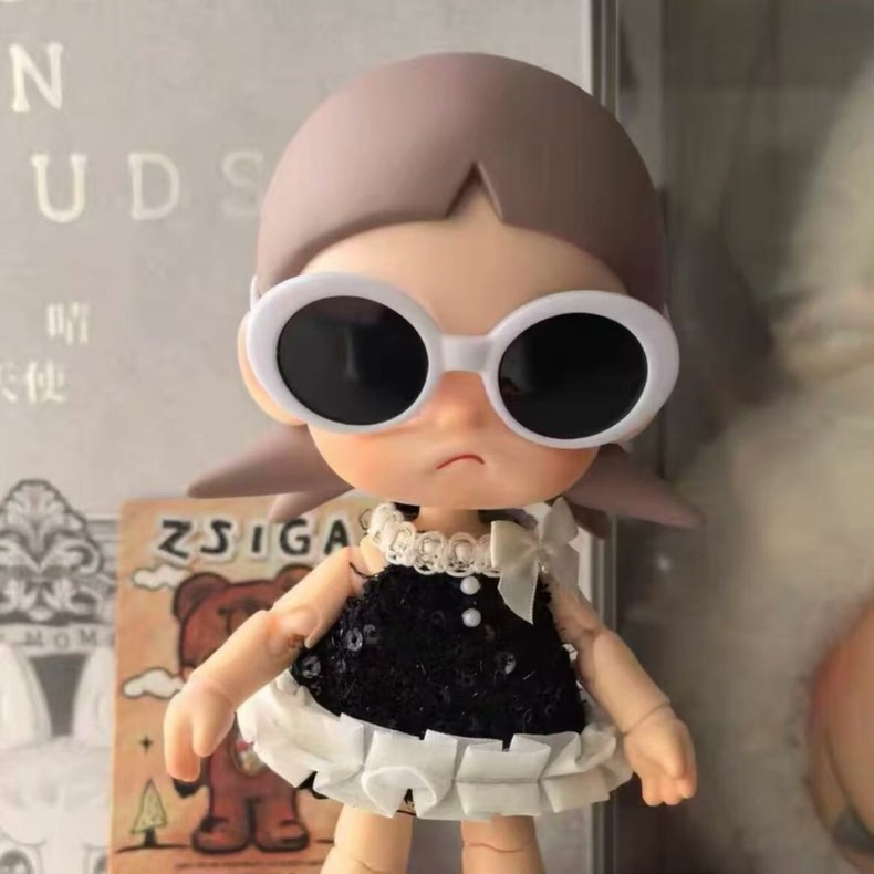 Zsiga BJD 1/8 Elegant Outfit: Black & White Sequined Doll Clothes for Dynamic Posing - Image 1