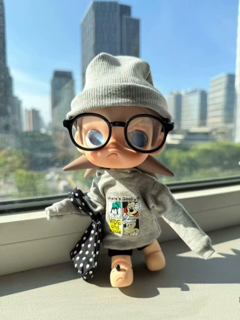 Adorable 1/8 BJD Sports Outfit for Zsiga Dolls - 5-Piece Cotton Hoodie & Accessories Set, Playful Gray Style - Image 2