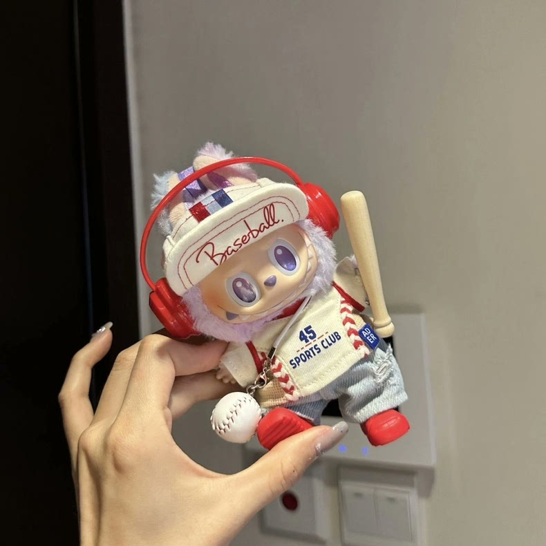 LABUBU Baseball Outfit Set: Sporty Jersey, Cap & Accessories for Collectors - Image 3