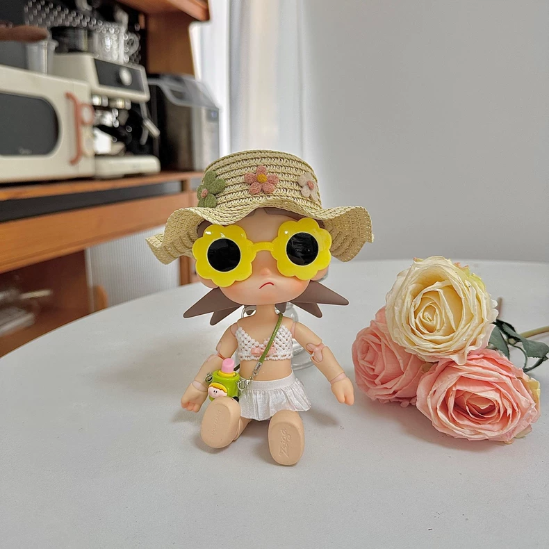 Zsiga BJD 1/8 Summer Outfit: White Lace Bikini, Floral Straw Hat & Yellow Sunglasses for Dolls - Image 1