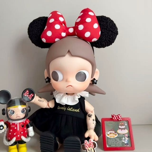 Zsiga BJD 1/8 Minnie Mouse Outfit – Elegant Black Dress with Red Polka-Dot Bow & Lovely Island Inscription – Premium Cotton & Polyester Doll Clothes for Collectors & Playtime - Image 1