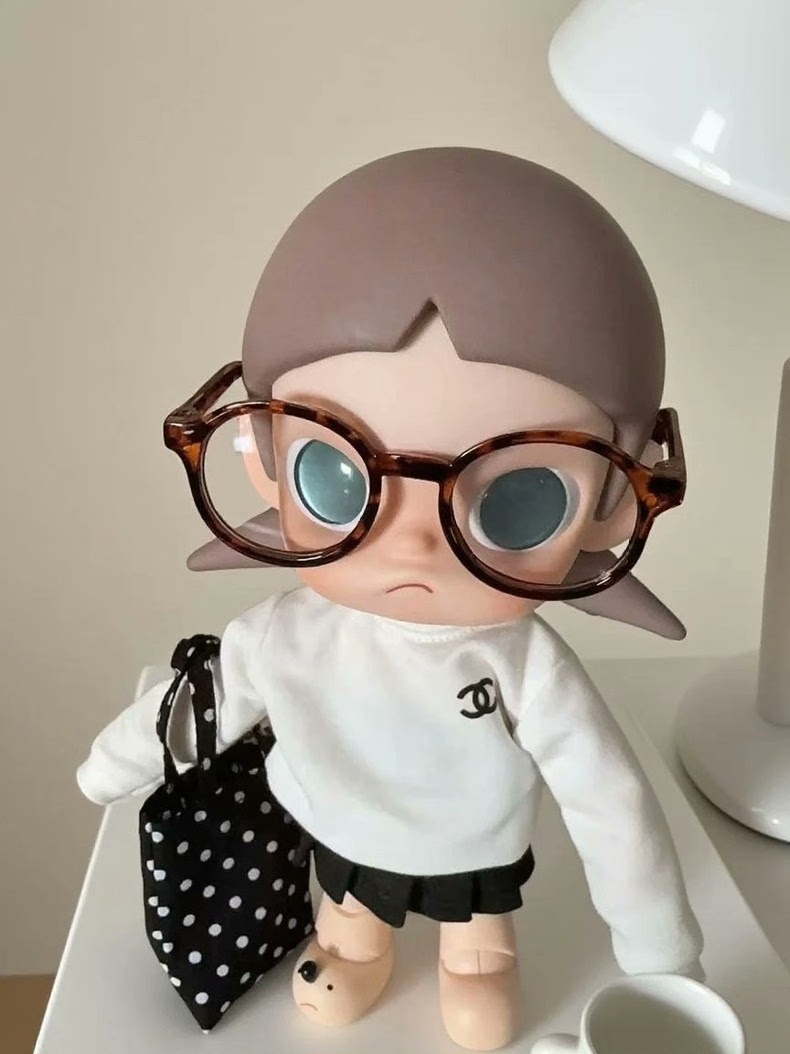 Zsiga BJD 1/8 Scale Doll Outfit Set: Hoodie, Skirt, Glasses & Bag - Stylish Collector Ensemble - Image 1
