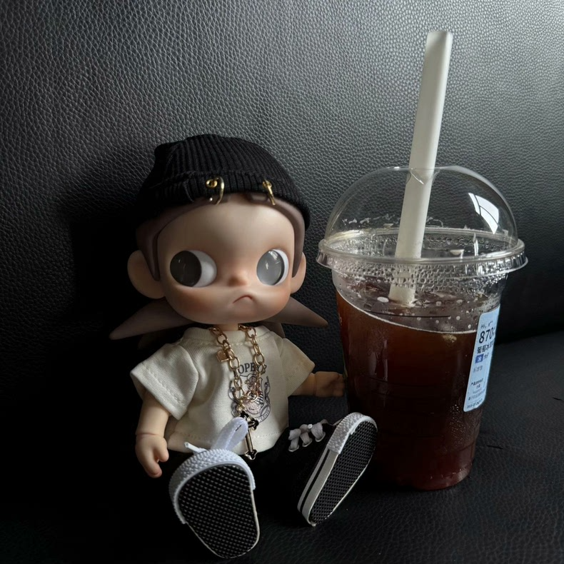 Zsiga BJD 1/8 Urban Style Set: White Tee, POPEYE Pants & Gold Chain Outfit - Image 3