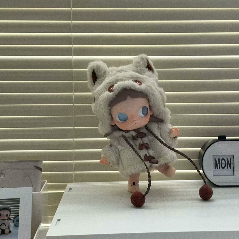 Adorable Tiger Plush Outfit for Zsiga BJD 1/8 Doll - Cozy Hood, Soft White & Brown Fur, Premium Fit for Dynamic Displays - Image 1