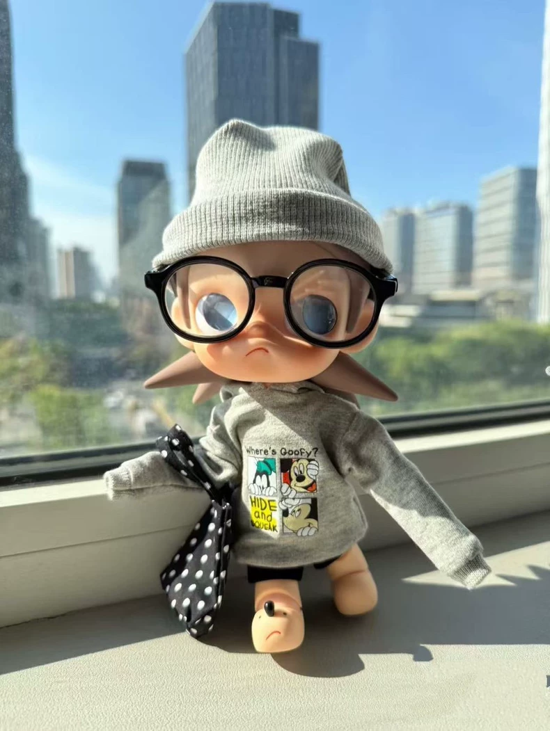 Stylish Hip-Hop Mickey Hoodie Outfit for 17cm BJD Dolls - Gray Hoodie & Polka-Dot Bag Set with Hat & Glasses - Image 1
