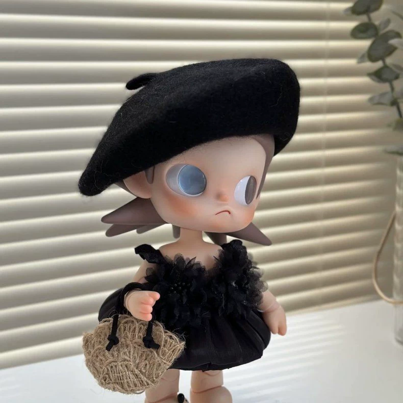 Elegant Zsiga BJD 1/8 Outfit - Luxe Black Lace Ensemble with Detachable Beret & Handbag for Collectors - Image 2
