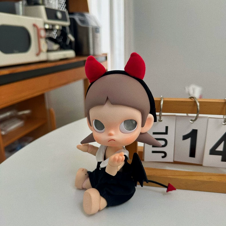 Zsiga BJD 1/8 Devil Outfit - Black Jumpsuit with Red Horns & Wings for Stylish Doll Collectors - Image 1