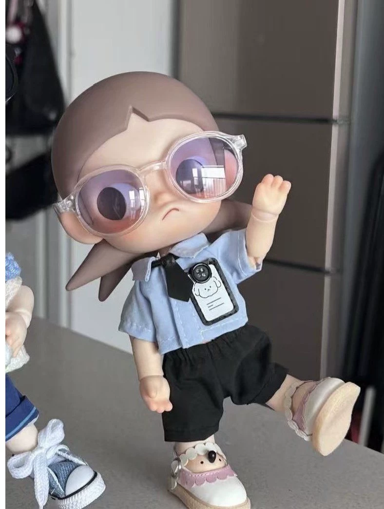 Zsiga BJD 1/8 Doll Outfit: Blue Shirt & Black Shorts with Glasses for 17cm Dolls – Stylish College Ensemble & Detachable Bow Tie - Image 1