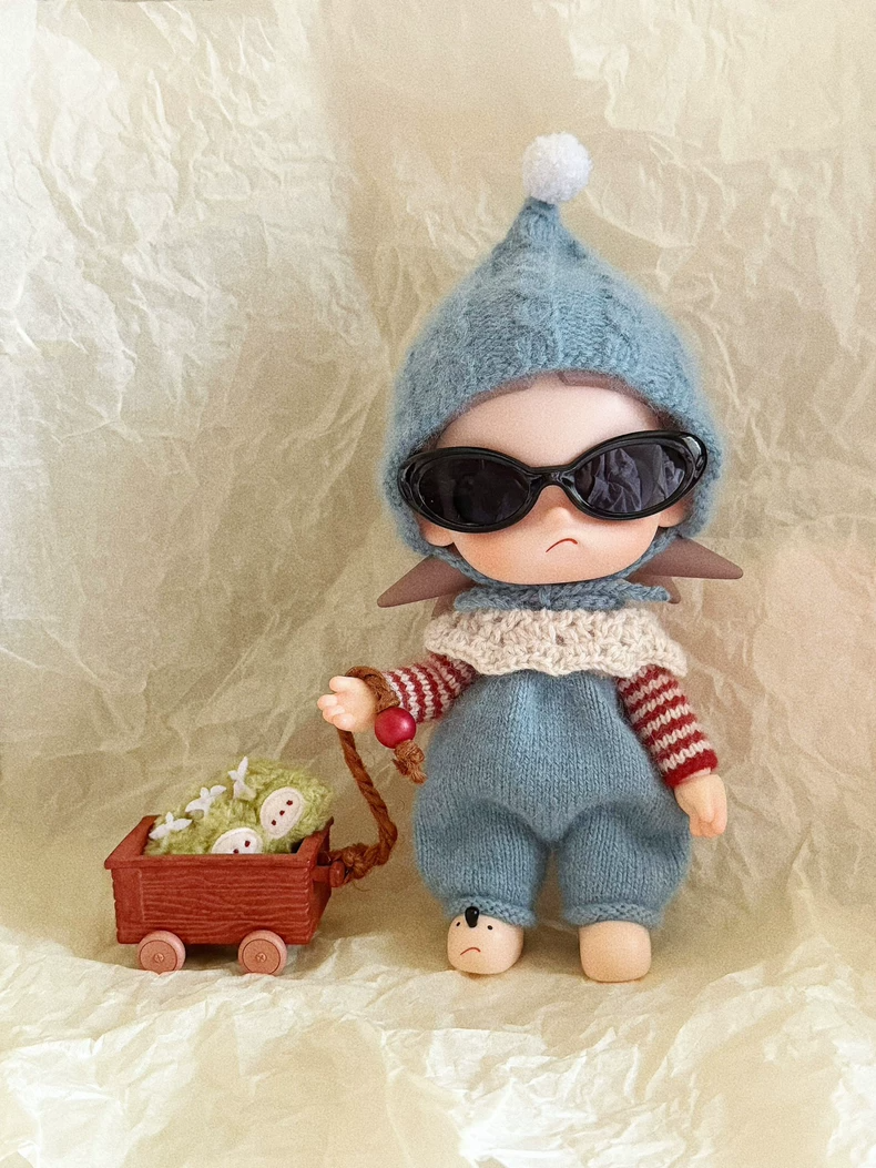 Charming Zsiga BJD 1/8 Doll Outfit - Cozy Hat, Scarf & Striped Sleeves for Collectors - Premium Blue & Red Styling - Image 3