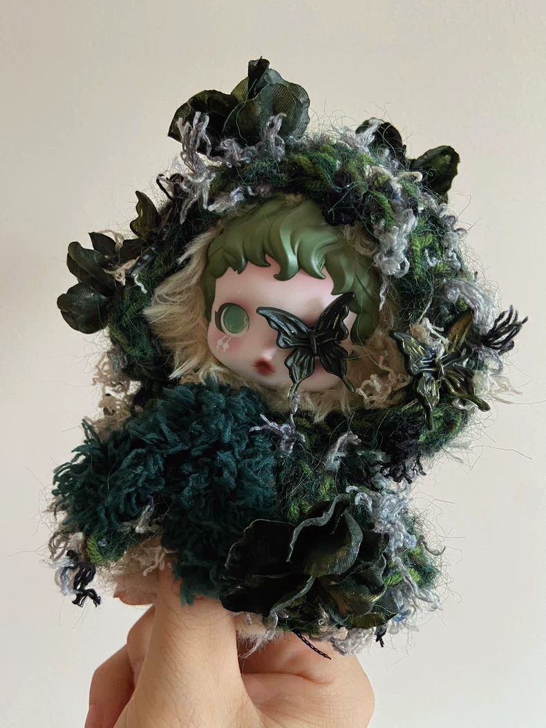 Skullpanda Outfit: Intricate Plush & Metallic Cosplay Ensemble for Collectors – Durable & Stylish - Image 1