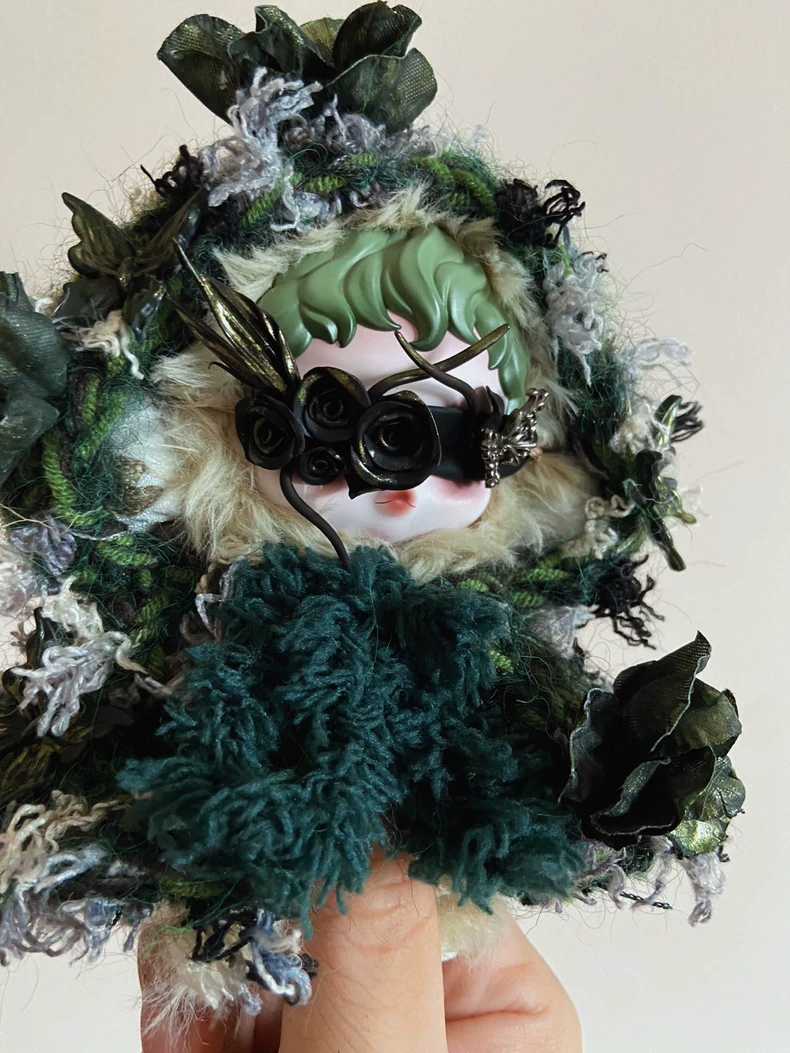 Skullpanda Outfit: Intricate Plush & Metallic Cosplay Ensemble for Collectors – Durable & Stylish - Image 5