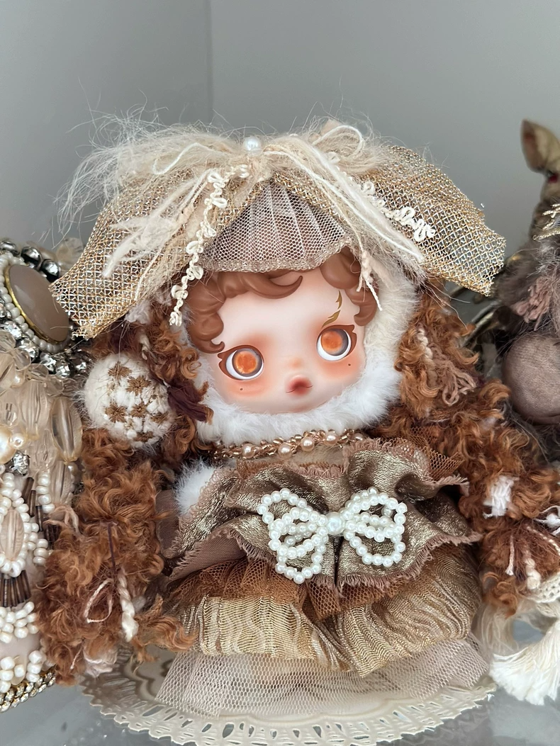 Exquisite Skullpanda Doll Outfit: Vintage Charm & Luxe Details for Collectors - Image 1