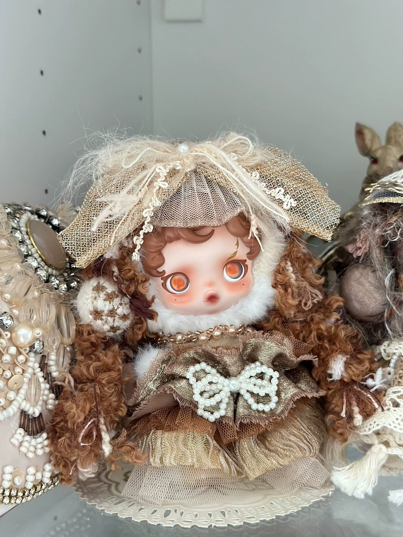 Exquisite Skullpanda Doll Outfit: Vintage Charm & Luxe Details for Collectors - Image 4