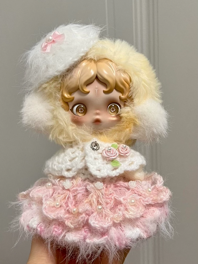 Exquisite Skullpanda Doll Outfit: Pastel Elegance with Floral & Pearl Accents – Collector’s Dream! - Image 1