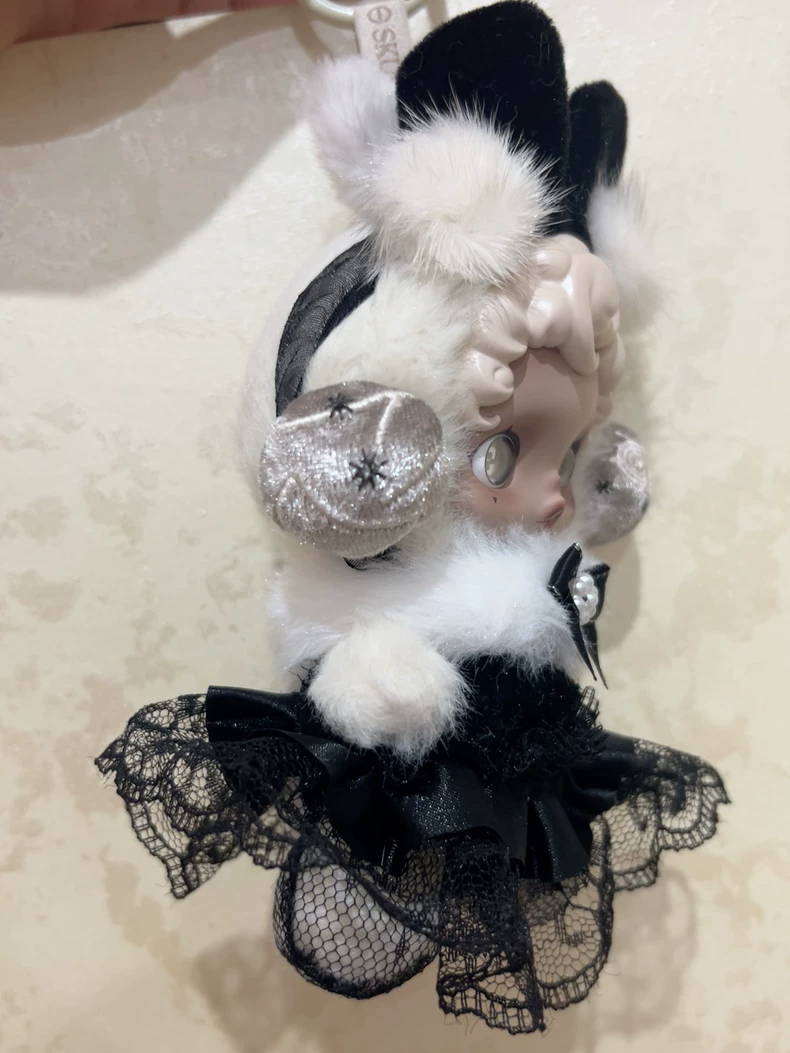 Skullpanda Elegant Gothic Doll Outfit – Black & White Lace & Plush Fashion Ensemble for Collectors - Image 2