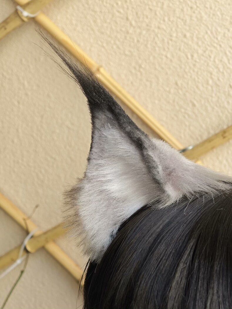Realistic Lynx Faux Fur Ears for Cosplay - Image 1