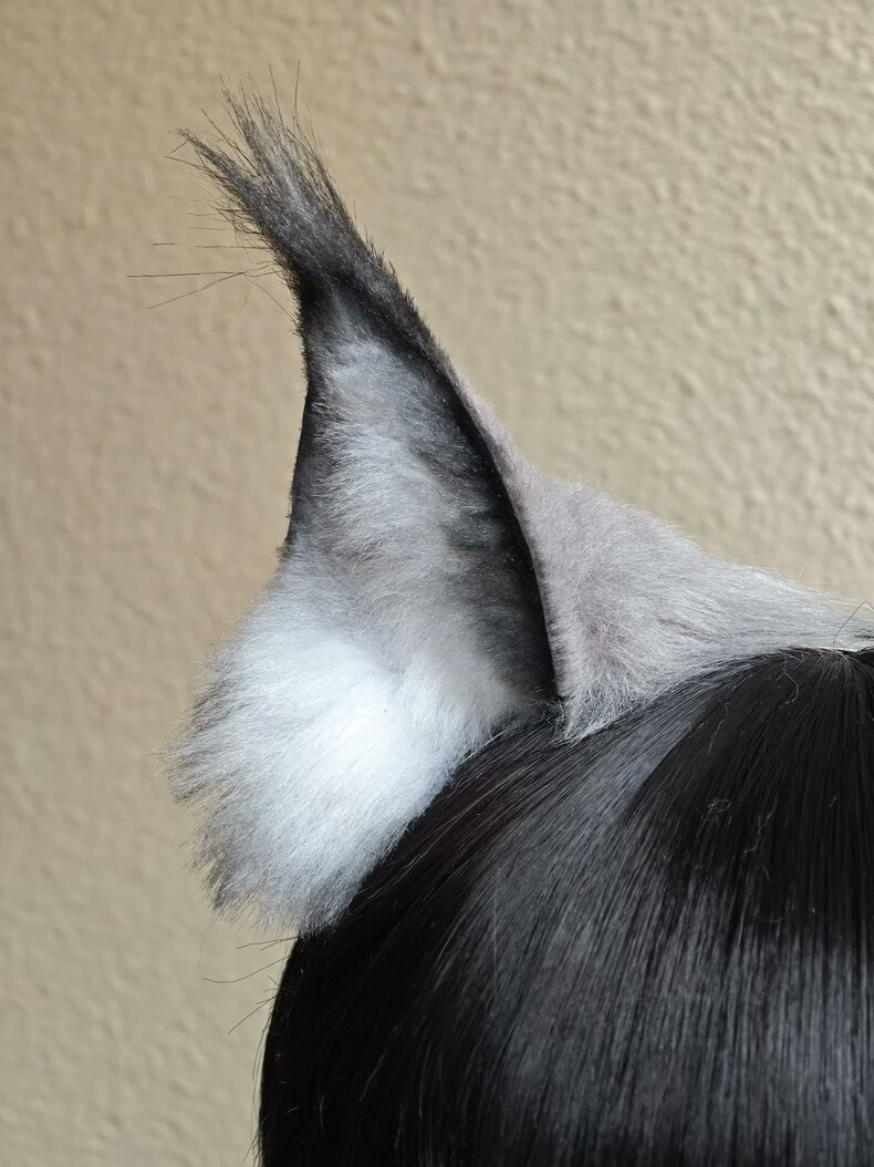 Lifelike Silver Cat Ears – Faux Fur Cosplay Accessory - Image 1