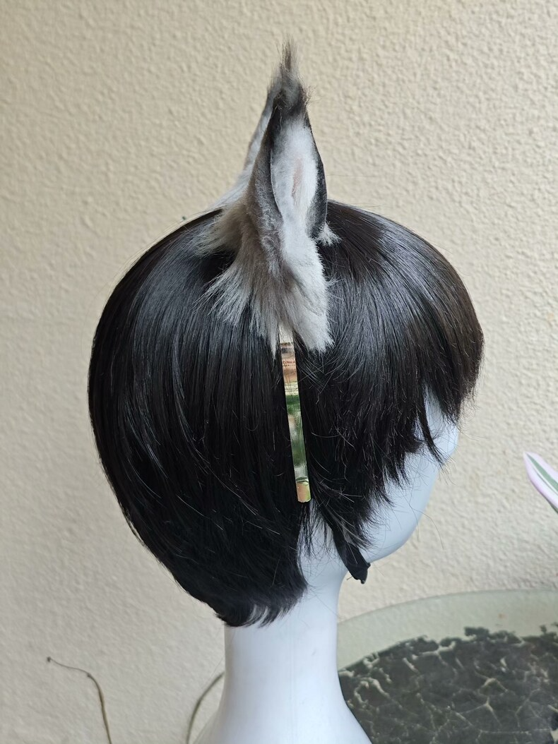 Lifelike Silver Cat Ears – Faux Fur Cosplay Accessory - Image 4