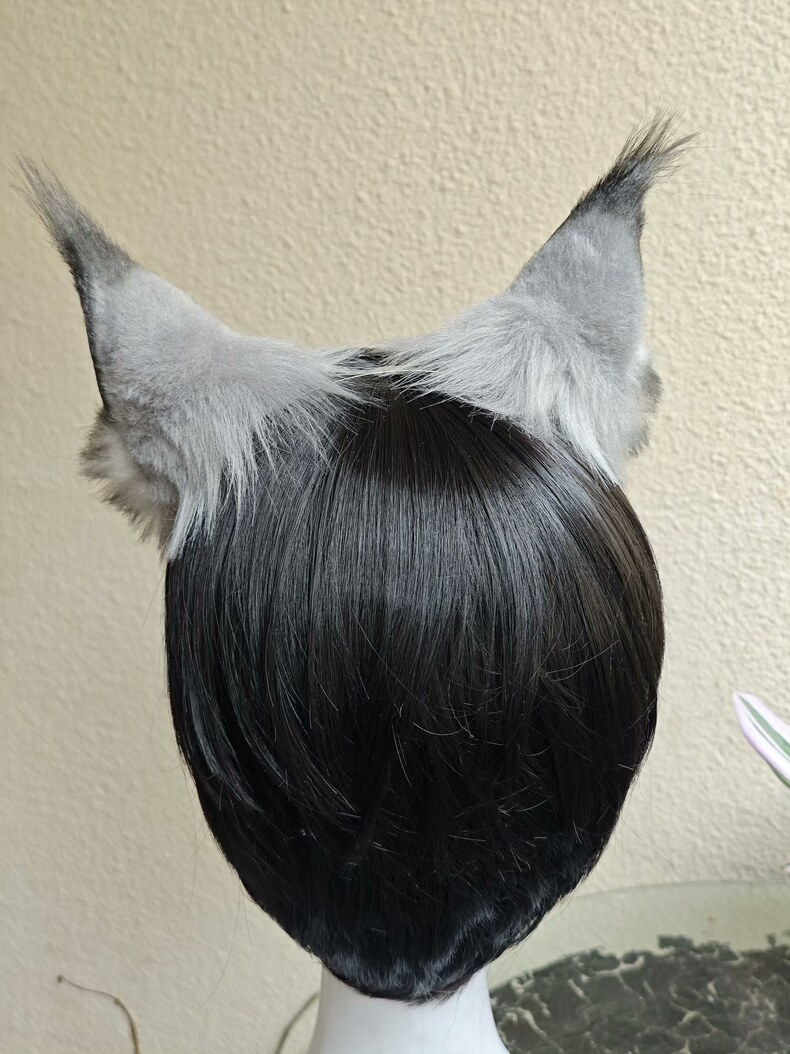 Lifelike Silver Cat Ears – Faux Fur Cosplay Accessory - Image 5