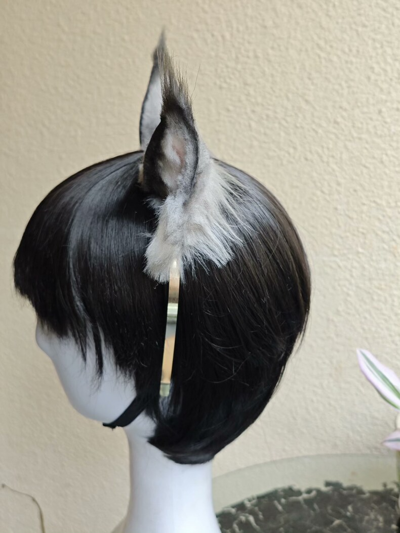 Lifelike Silver Cat Ears – Faux Fur Cosplay Accessory - Image 6