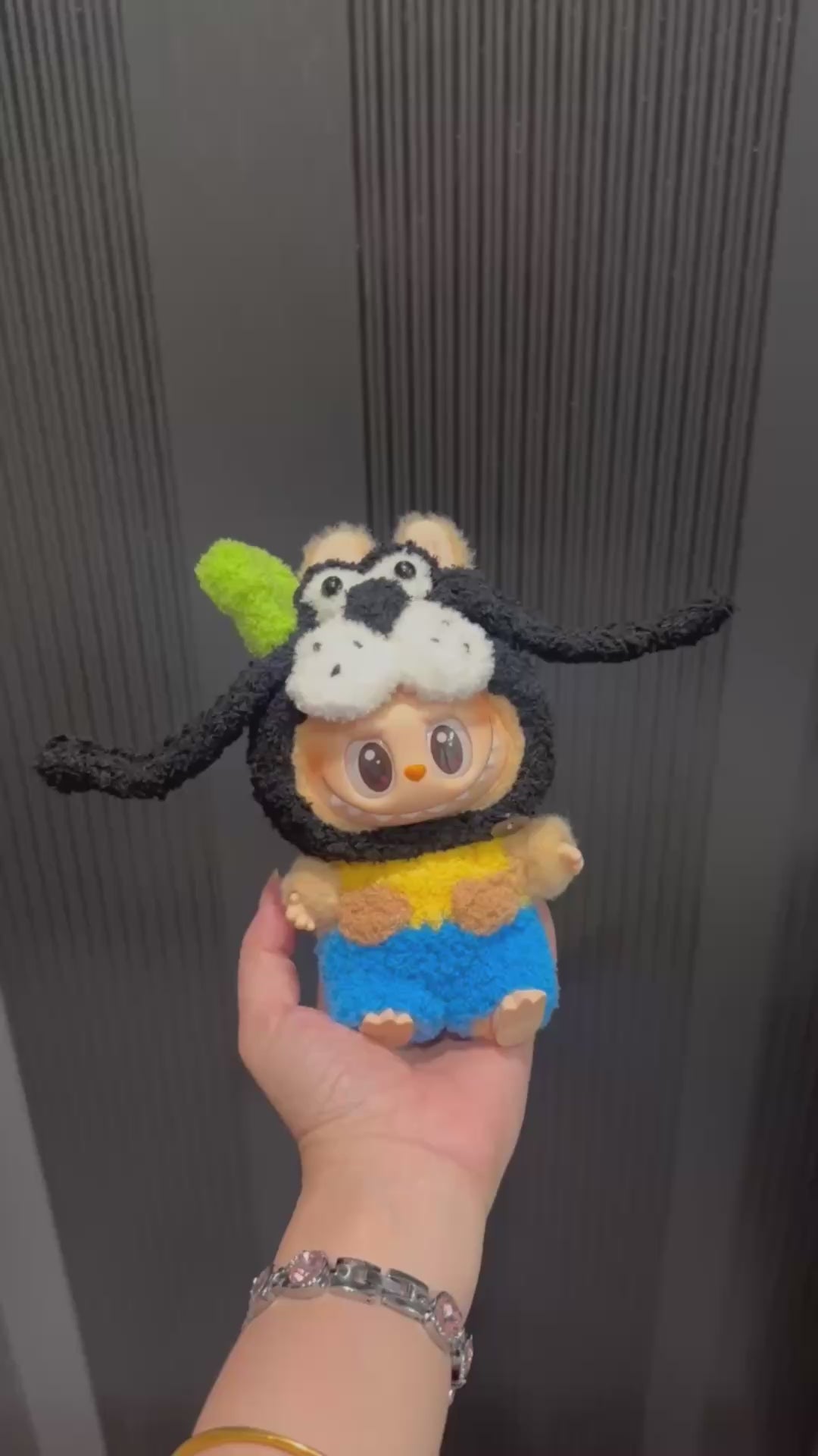 Whimsical LABUBU Monkey Outfit for Dolls – Vibrant, Plush, & Detailed Collectible Ensemble - Video 1