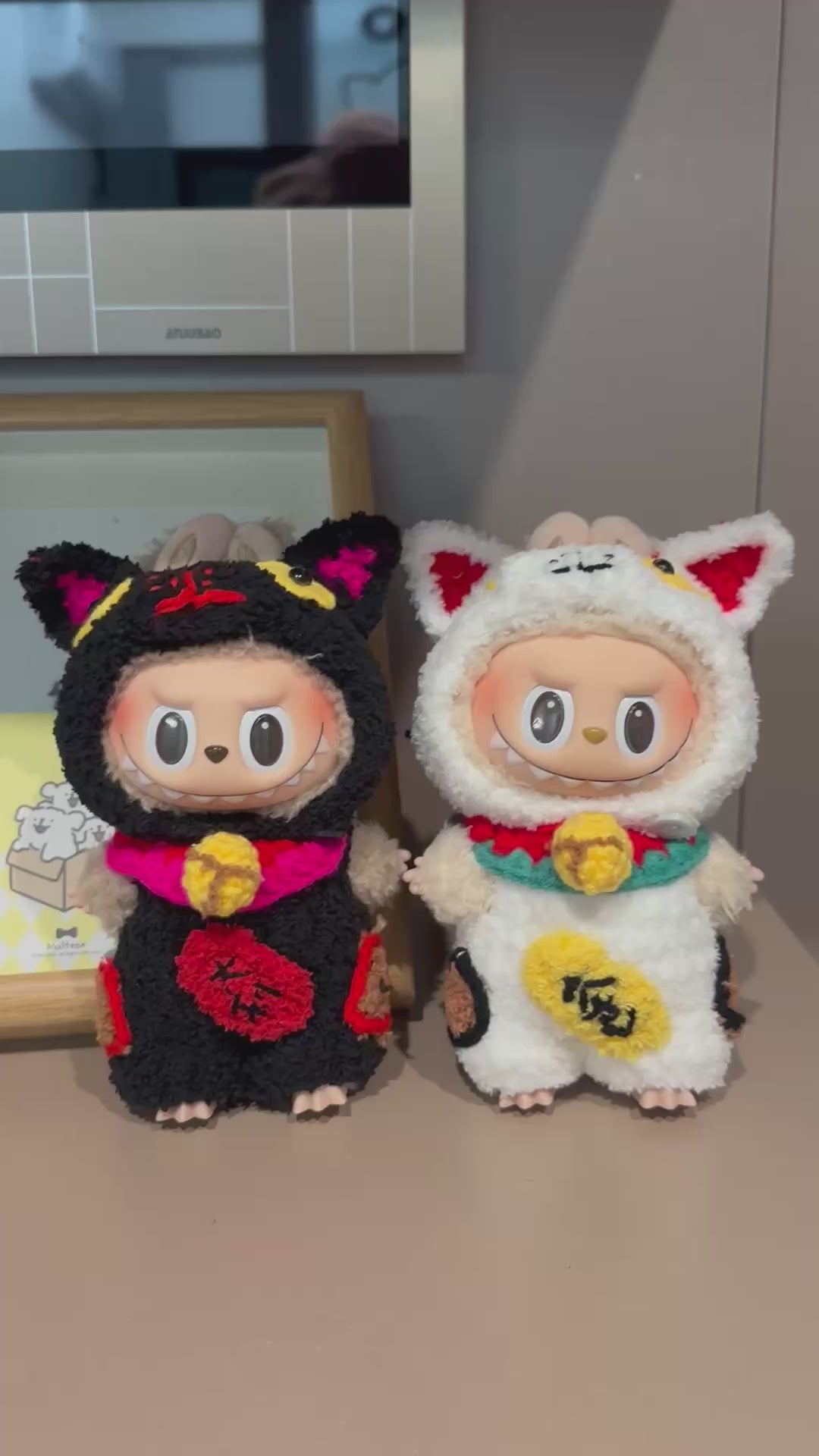 Handmade LABUBU Knitwear Set: Custom Hat, Scarf & Suit for Collectible Dolls – Vibrant & Durable - Video 1